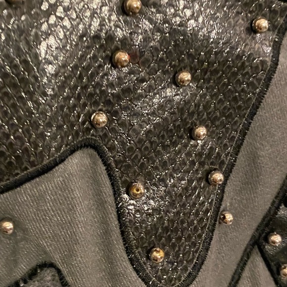 VTG 80s silk blend Black Gray Crew Neck Sweater leather stud detail glam rock - Picture 5 of 6